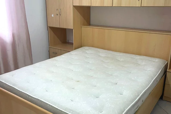 Shtepi me qera Shtepi Private ne Tirane, 1+1, Mobilimi E mobiluar, Pagesa 33,000  Leke.