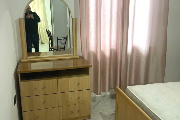 Shtepi me qera Shtepi Private ne Tirane, 1+1, Mobilimi E mobiluar, Pagesa 33,000  Leke.