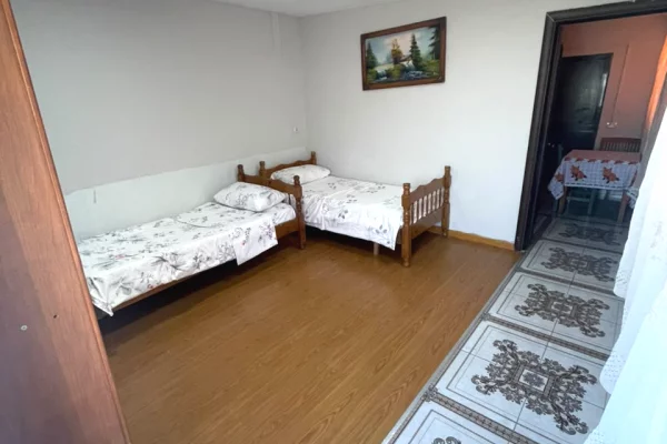 Shtepi me qera Shtepi Private ne Tirane, 1+1, Mobilimi E mobiluar, Pagesa 30,000  Leke.