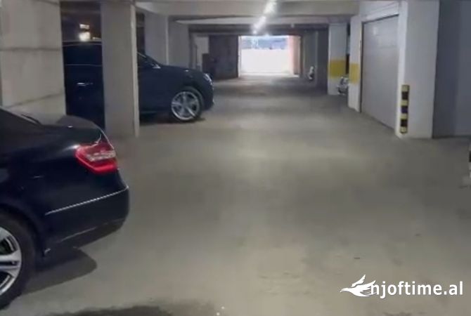 Parking per shitje tek Globe 
