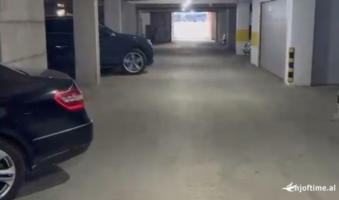 Parking per shitje tek Globe 