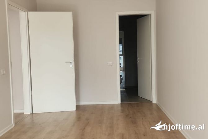 Appartamento in vendita a Tirana 2+1, SemiArredato