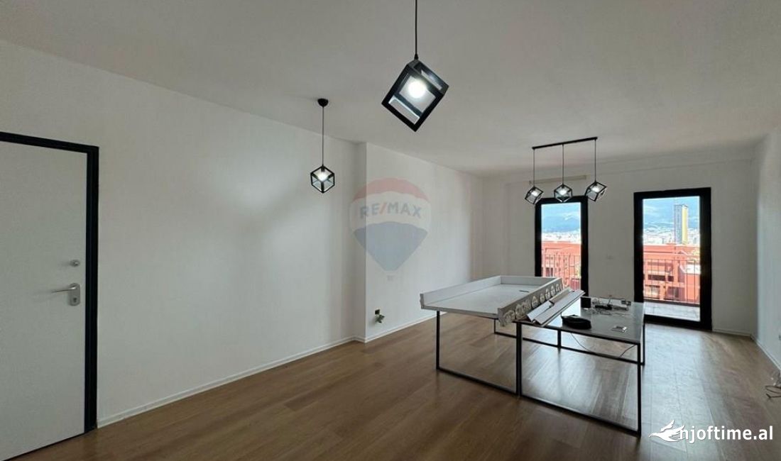 Appartamento in vendita a Tirana 3+1, Vuoto