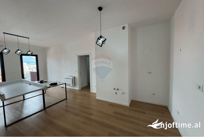 Appartamento in vendita a Tirana 3+1, Vuoto