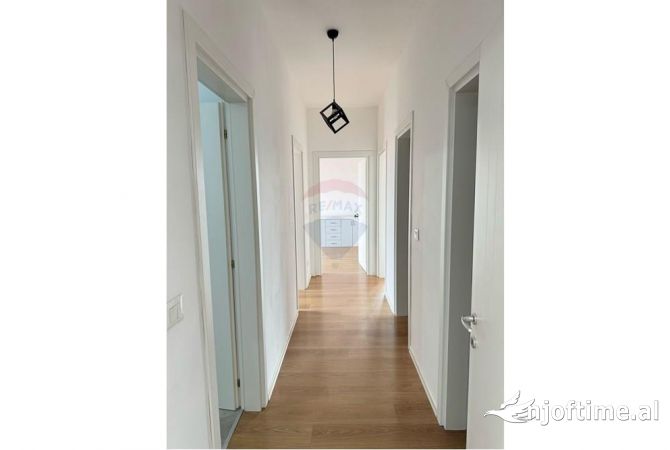 Appartamento in vendita a Tirana 3+1, Vuoto