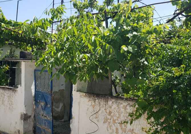 👉Shitet Truall 440 m2 dhe ndertese 80m2, Plazh