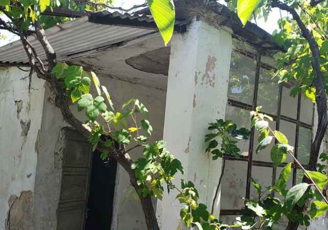 👉Shitet Truall 440 m2 dhe ndertese 80m2, Plazh