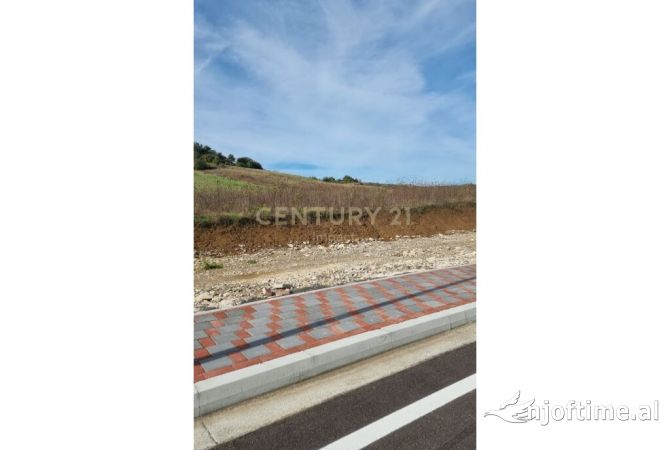 SHESIM TOKE NE YZBERISHT, NE TIRANE! 2,220,000 €