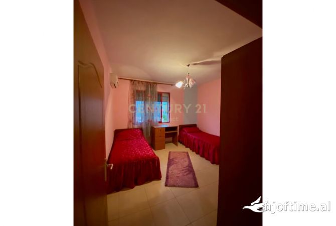 Shtepi ne shitje Apartament ne Tirane, 2+1, Mobilimi E mobiluar, Pagesa 105,000  Euro.