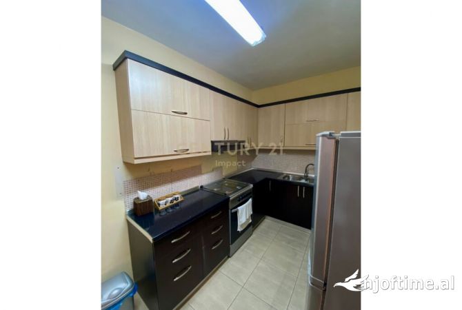 Shtepi ne shitje Apartament ne Tirane, 2+1, Mobilimi E mobiluar, Pagesa 105,000  Euro.