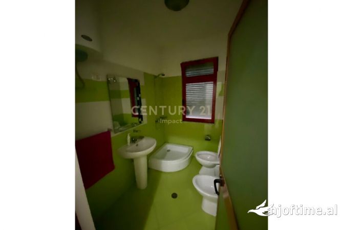 Shtepi ne shitje Apartament ne Tirane, 2+1, Mobilimi E mobiluar, Pagesa 105,000  Euro.