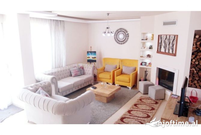 Shtepi ne shitje Apartament ne Tirane, 4+1, Mobilimi E mobiluar, Pagesa 370,000  Euro.