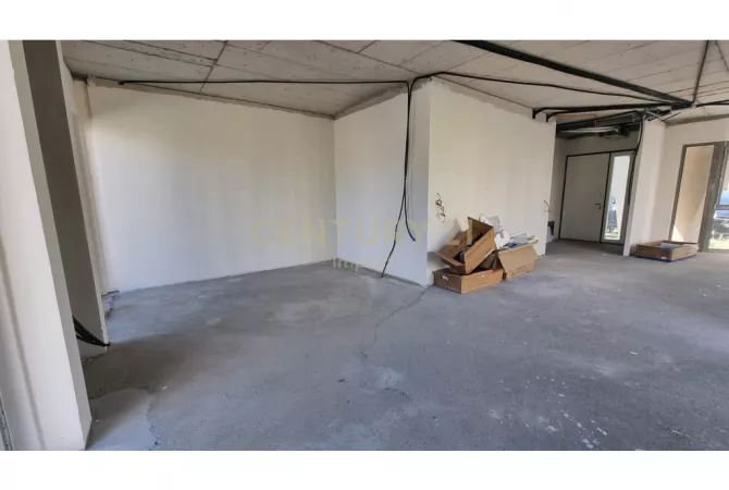 Shtepi ne shitje Vila Luksoze ne Tirane, 3+1, Mobilimi Bosh, pa mobiluar, Pagesa 1,550,000  Euro.