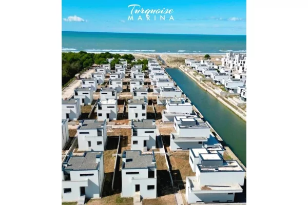 SHESIM GARSONIERE TEK TURQUOISE MARINA, GJIRI I LALEZIT 180,000 €