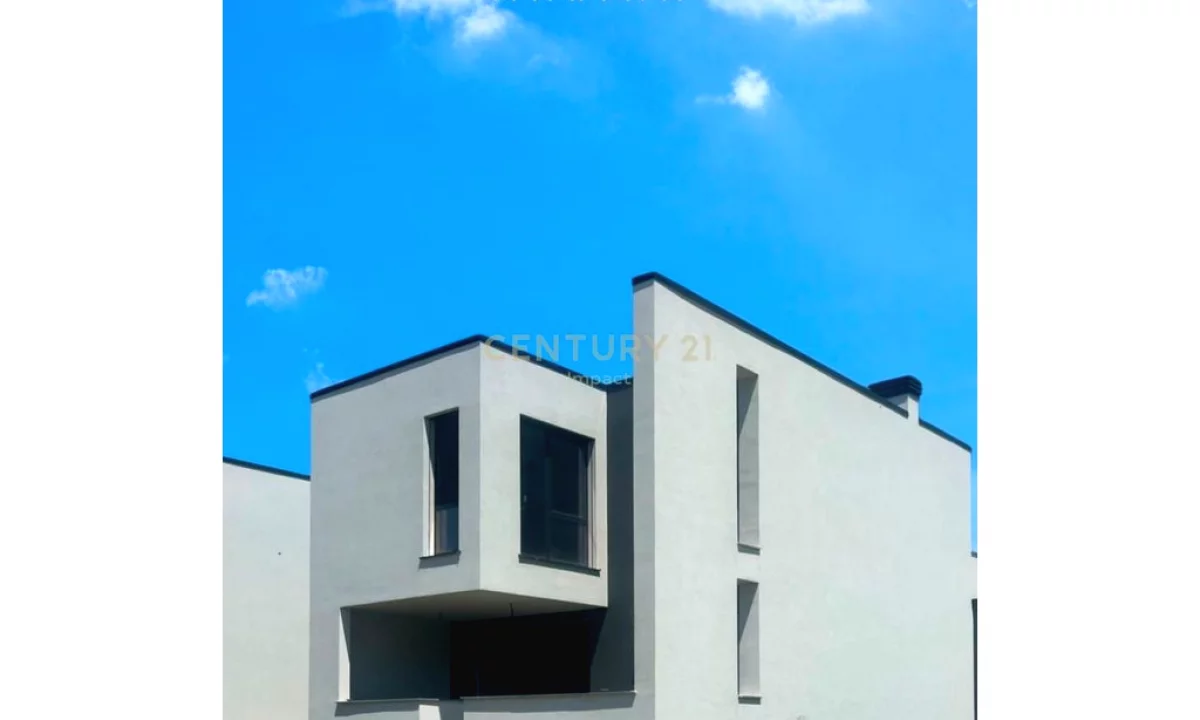 Shtepi ne shitje Vila Luksoze ne Durres, 3+1, Mobilimi Bosh, pa mobiluar, Pagesa 464,000  Euro.