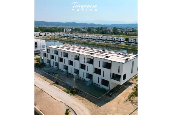 Shtepi ne shitje Apartament ne Durres, 1+1, Mobilimi Bosh, pa mobiluar, Pagesa 208,000  Euro.