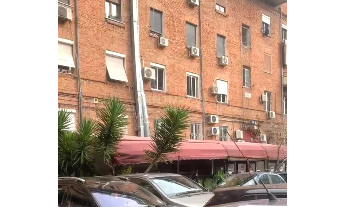 Bar / Restorant ne shitje tek Shallvaret,perballe Tajvanit, Tirane - 250,000Euro!