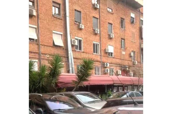 Bar / Restorant në shitje tek Shallvaret,perballe Tajvanit, Tiranë - 250,000€!