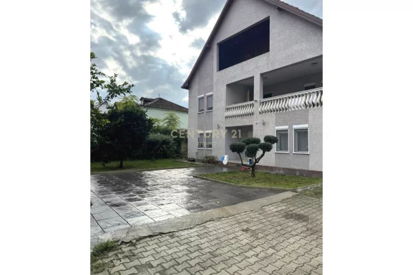 Shtepi me qera 7+1 ne Tirane - 2,000 Euro