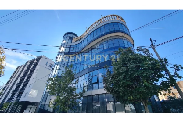 Ambient biznesi me qera 3+1 ne Tirane - 10,000 Euro