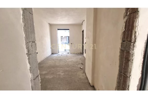 Shtepi ne shitje Apartament ne Tirane, 2+1, Mobilimi E mobiluar, Pagesa 284,525  Euro.