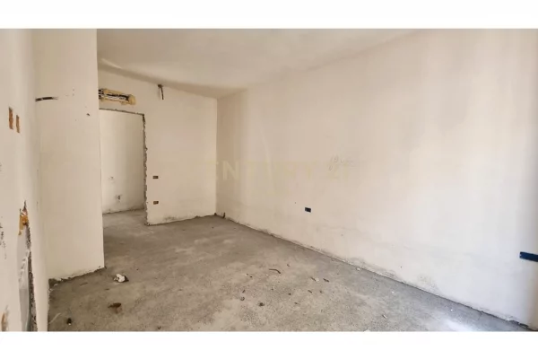 Shtepi ne shitje Apartament ne Tirane, 2+1, Mobilimi E mobiluar, Pagesa 284,525  Euro.