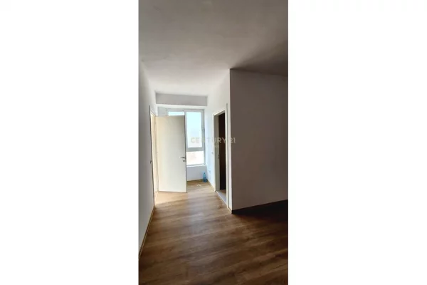 Shtepi ne shitje Apartament ne Tirane, 2+1, Mobilimi Bosh, pa mobiluar, Pagesa 150,000  Euro.