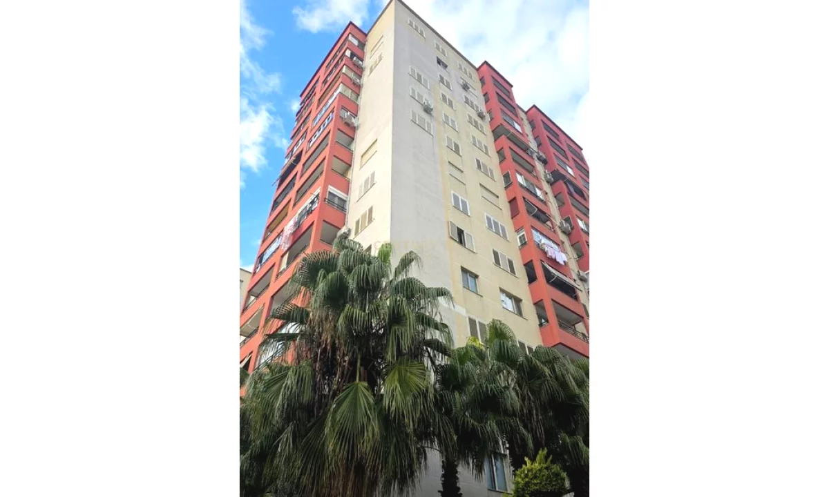 Appartamento in vendita a Tirana 2+1, SemiArredato