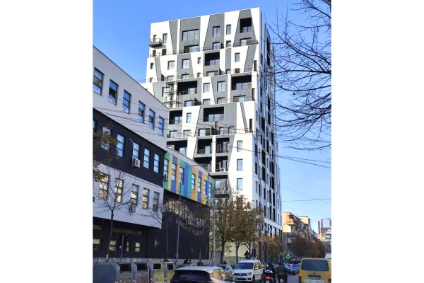 ZYRE ME QIRANE RRUGEN E BARRIKADAVE