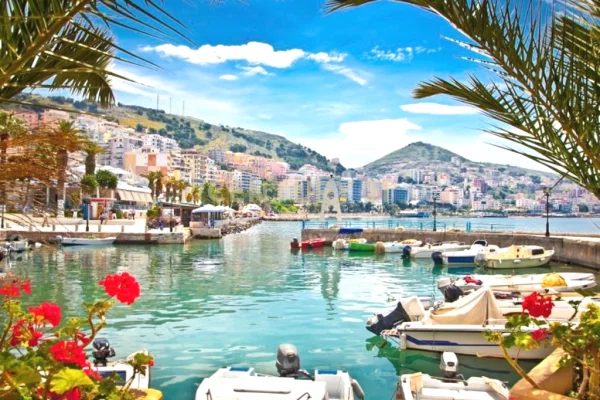 Ambiente Commerciale in Vendita 5+1 a Santa Quaranta - 1,200,000 Euro