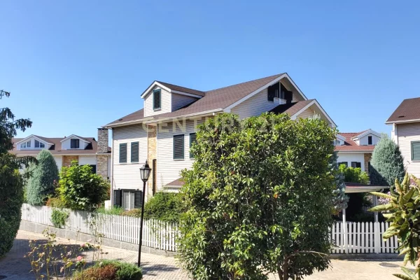 House for Rent 4+1 in Tirana - 2,800 Euro