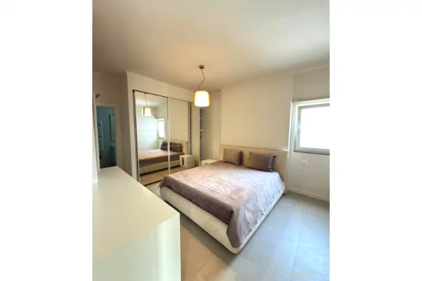 Appartamento in vendita a Tirana 2+1, Arredato