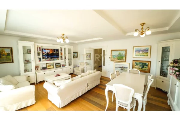 Casa in vendita 4+1 a Tirana - 620,000 Euro