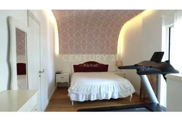 Appartamento in vendita a Tirana 4+1, Arredato