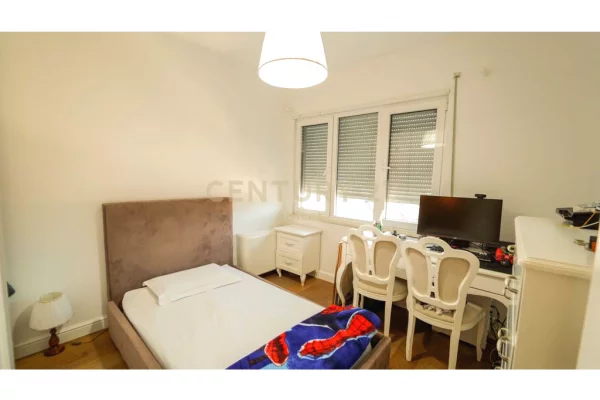 Appartamento in vendita a Tirana 4+1, Arredato