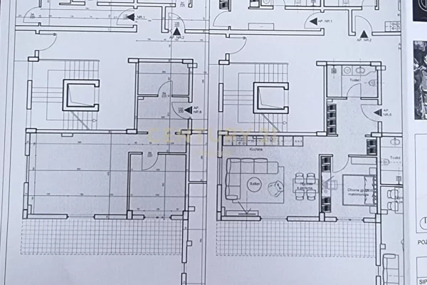 Shtepi ne shitje Apartament ne Tirane, 1+1, Mobilimi Bosh, pa mobiluar, Pagesa 150,000  Euro.
