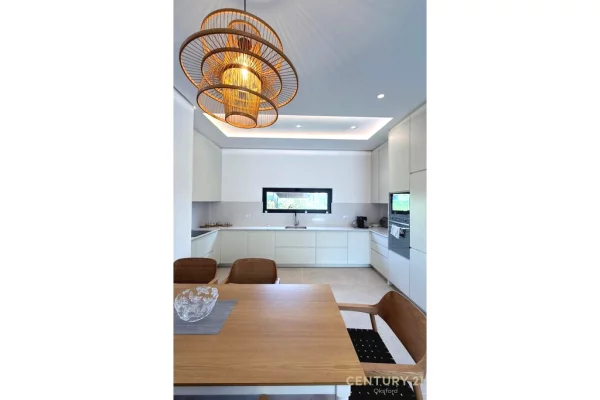 Villa di lusso in vendita a Durazzo 2+1, Arredato