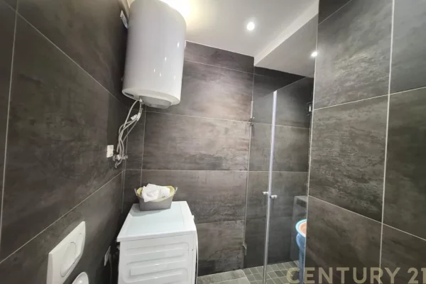 Appartamento in vendita a Tirana 2+1, Arredato