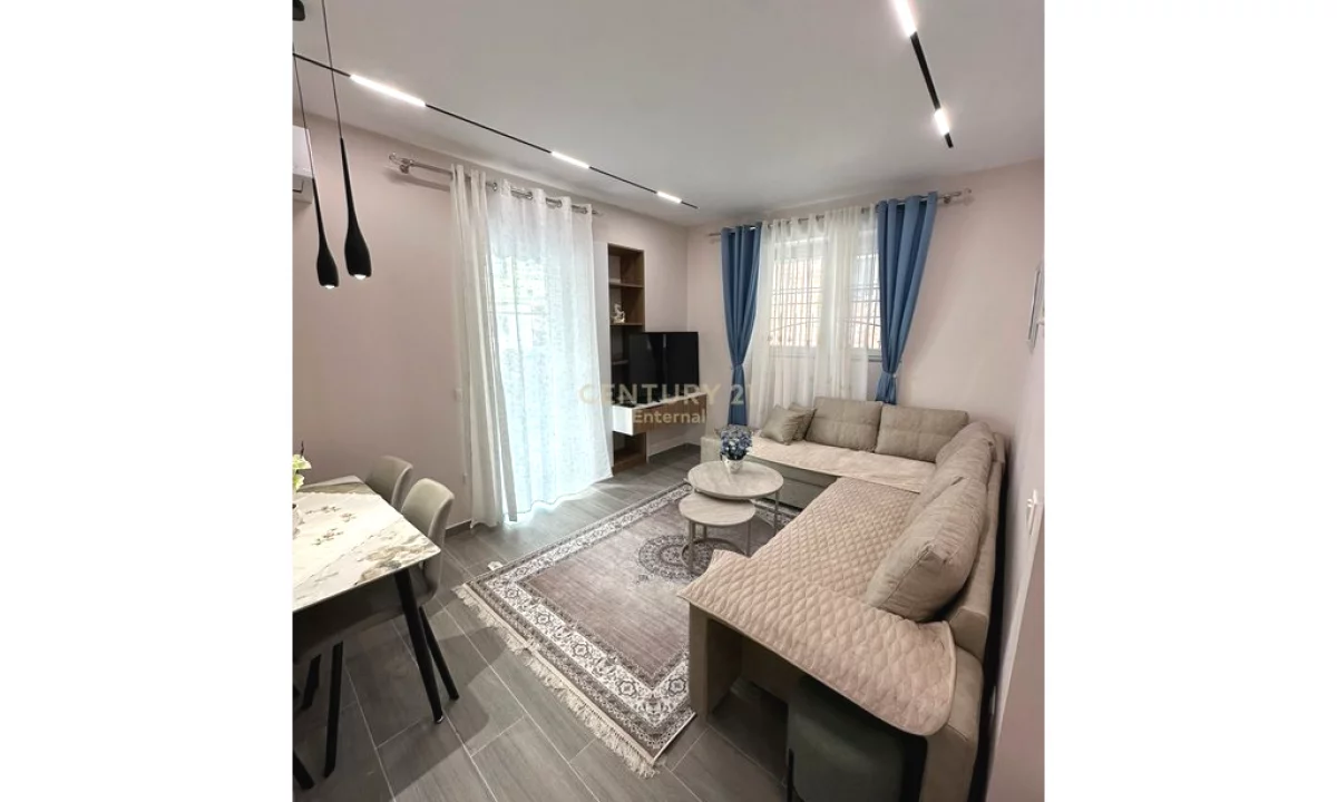 Shtepi me qera Apartament ne Tirane, 1+1, Mobilimi Pjeserisht e mobiluar, Pagesa 650  Euro.