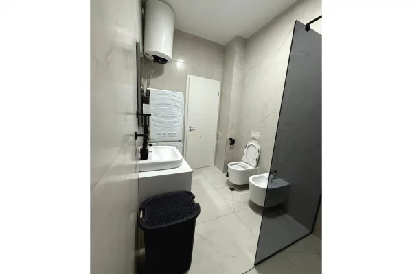 Shtepi me qera Apartament ne Tirane, 1+1, Mobilimi Pjeserisht e mobiluar, Pagesa 500  Euro.