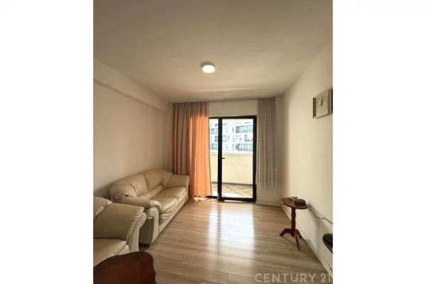 Shitet apartament 2+1 tek 5 Maji 205,000 €