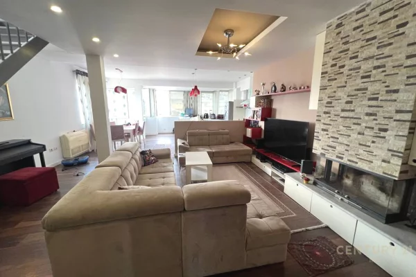 Shitet Apartament 2+1+2 te Selvia – Pallat i Ri me Ashensor