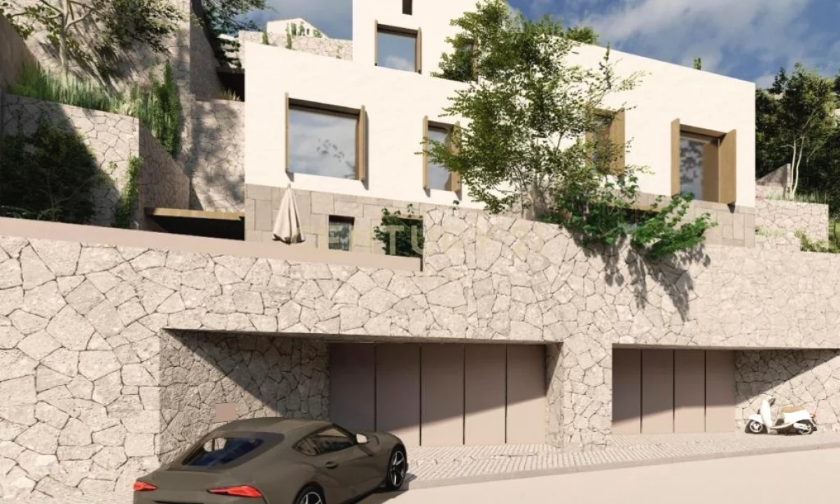 Shtepi ne shitje Vila Luksoze ne Vlore, 4+1, Mobilimi Bosh, pa mobiluar, Pagesa 1,150,000  Euro.