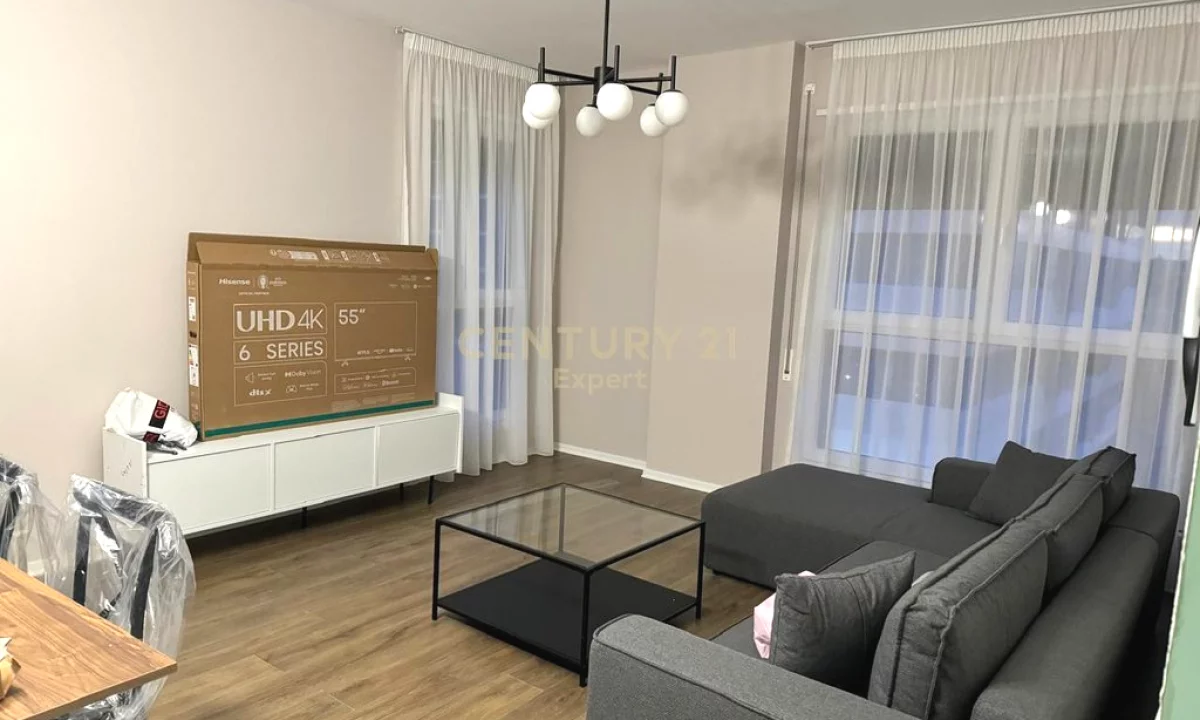 Shtepi me qera Apartament ne Tirane, 2+1, Mobilimi Pjeserisht e mobiluar, Pagesa 850  Euro.