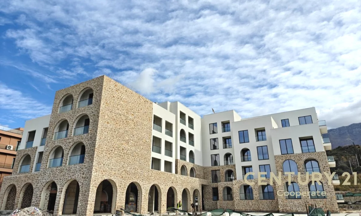 Shtepi ne shitje Apartament ne Vlore, 1+1, Mobilimi Bosh, pa mobiluar, Pagesa 265,000  Euro.