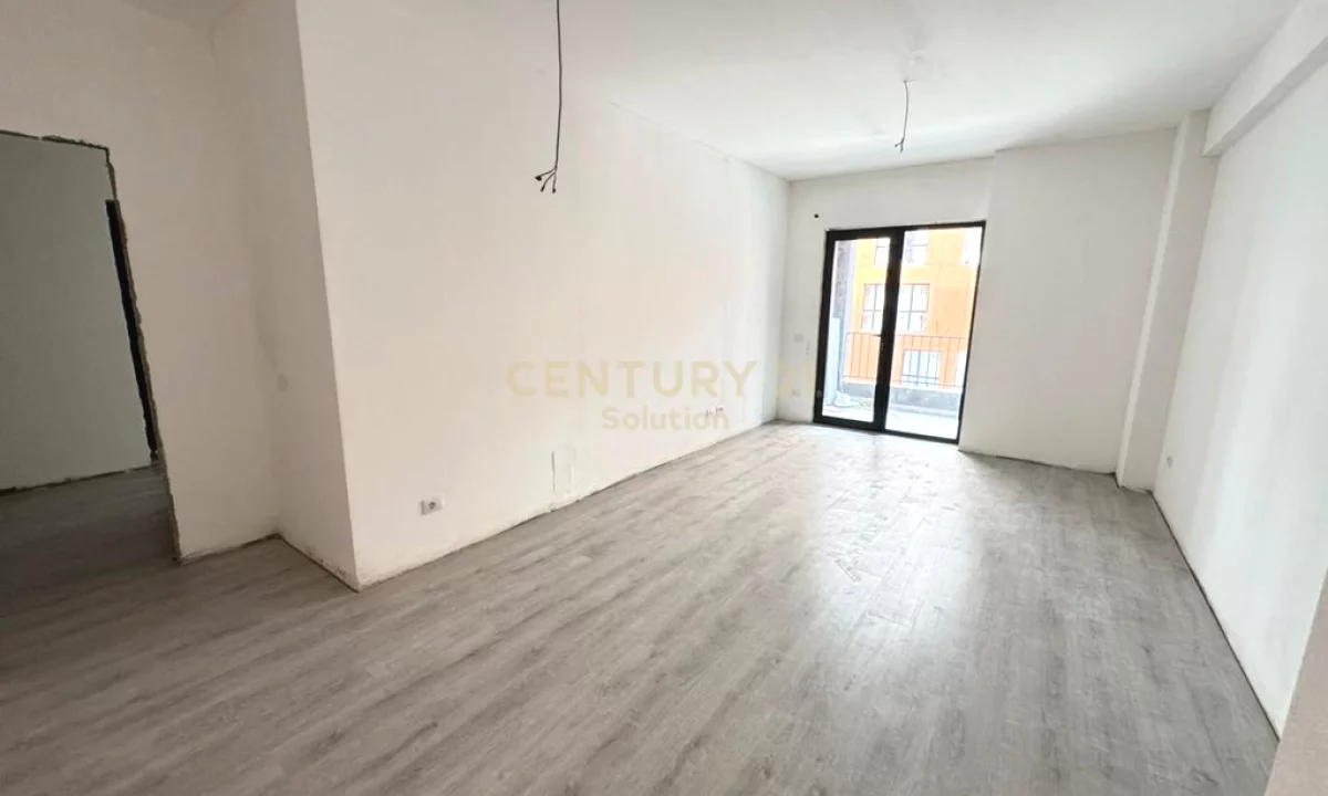 Shtepi ne shitje Apartament ne Tirane, 2+1, Mobilimi Bosh, pa mobiluar, Pagesa 161,000  Euro.