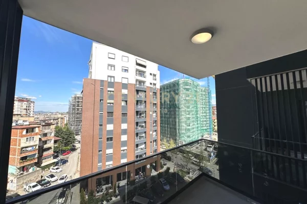 Apartament 1+1 për shitje në Don Bosko – Ndriçim Natyral, Orientim Jug-Perëndim dhe Akses Strategjik