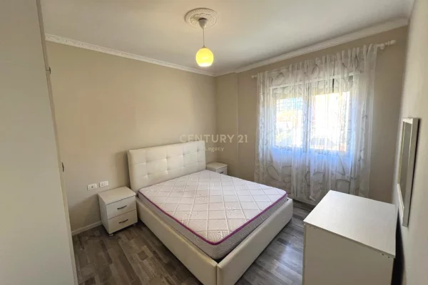 Shtepi me qera Apartament ne Tirane, 2+1, Mobilimi Pjeserisht e mobiluar, Pagesa 550  Euro.