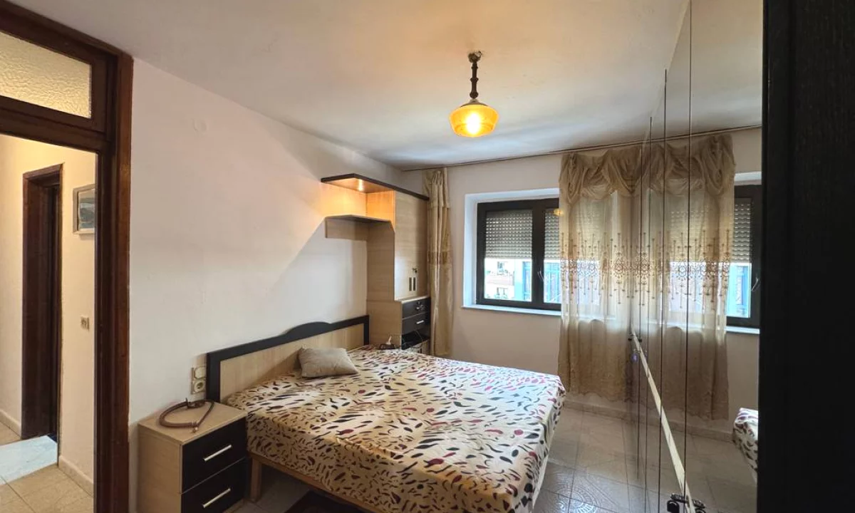 Shtepi me qera Apartament ne Tirane, 1+1, Mobilimi E mobiluar, Pagesa 550  Euro.