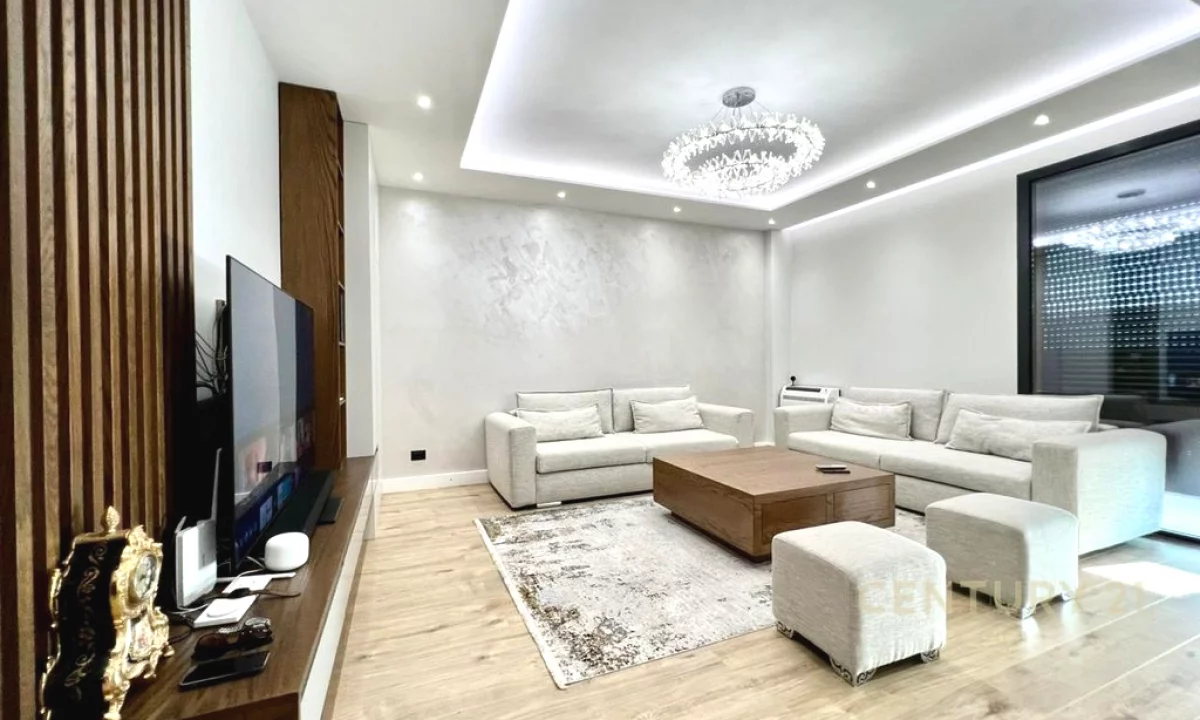 Shtepi ne shitje Apartament ne Tirane, 1+1, Mobilimi Pjeserisht e mobiluar, Pagesa 495,000  Euro.